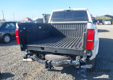 2024 Toyota Tacoma Trd Sport z USA, uszkodzony, nr VIN 3TMLB5JNXRM076592